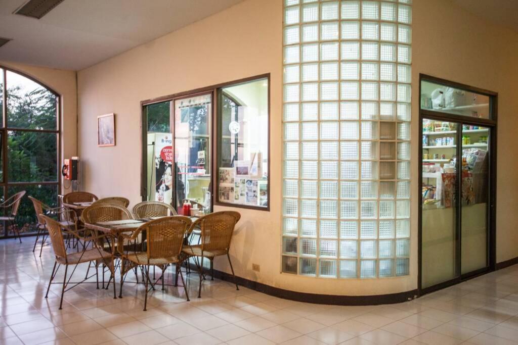 Pattaya Seaside Balcony/Beach Front/4 Peoples Na Chom Thian Dış mekan fotoğraf
