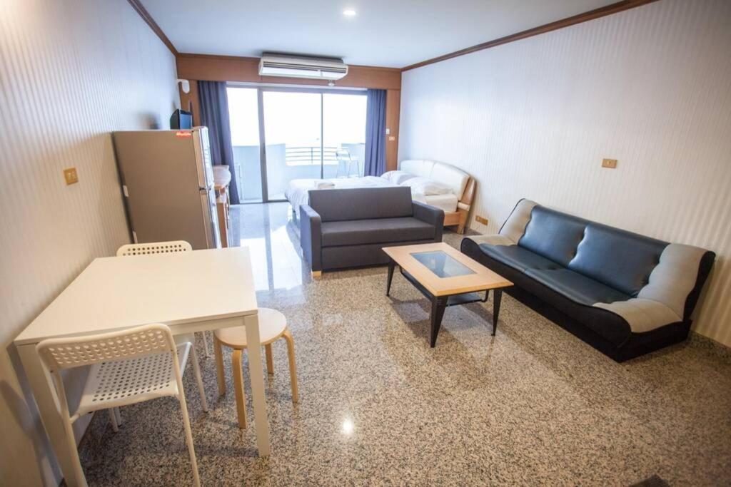 Pattaya Seaside Balcony/Beach Front/4 Peoples Na Chom Thian Dış mekan fotoğraf